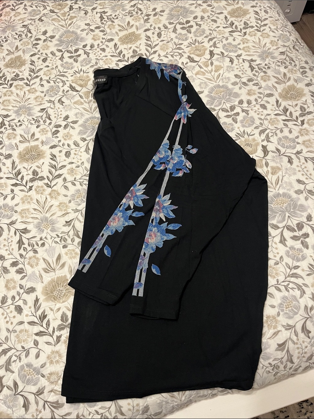 Love & Legend Black V‑Neck Top